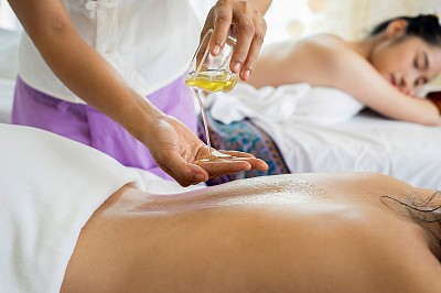COMBINATION MASSAGE: 449 per/hr minimum 2hrs. Ask about free bodyscrub, earcandling or ventosa/cupping's!