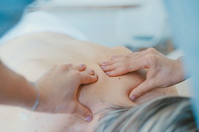 SHIATSU MASSAGE or DRY MASSAGE: 449 per/hr minimum 2hrs. Ask about free bodyscrub, earcandling or ventosa/cuppings!